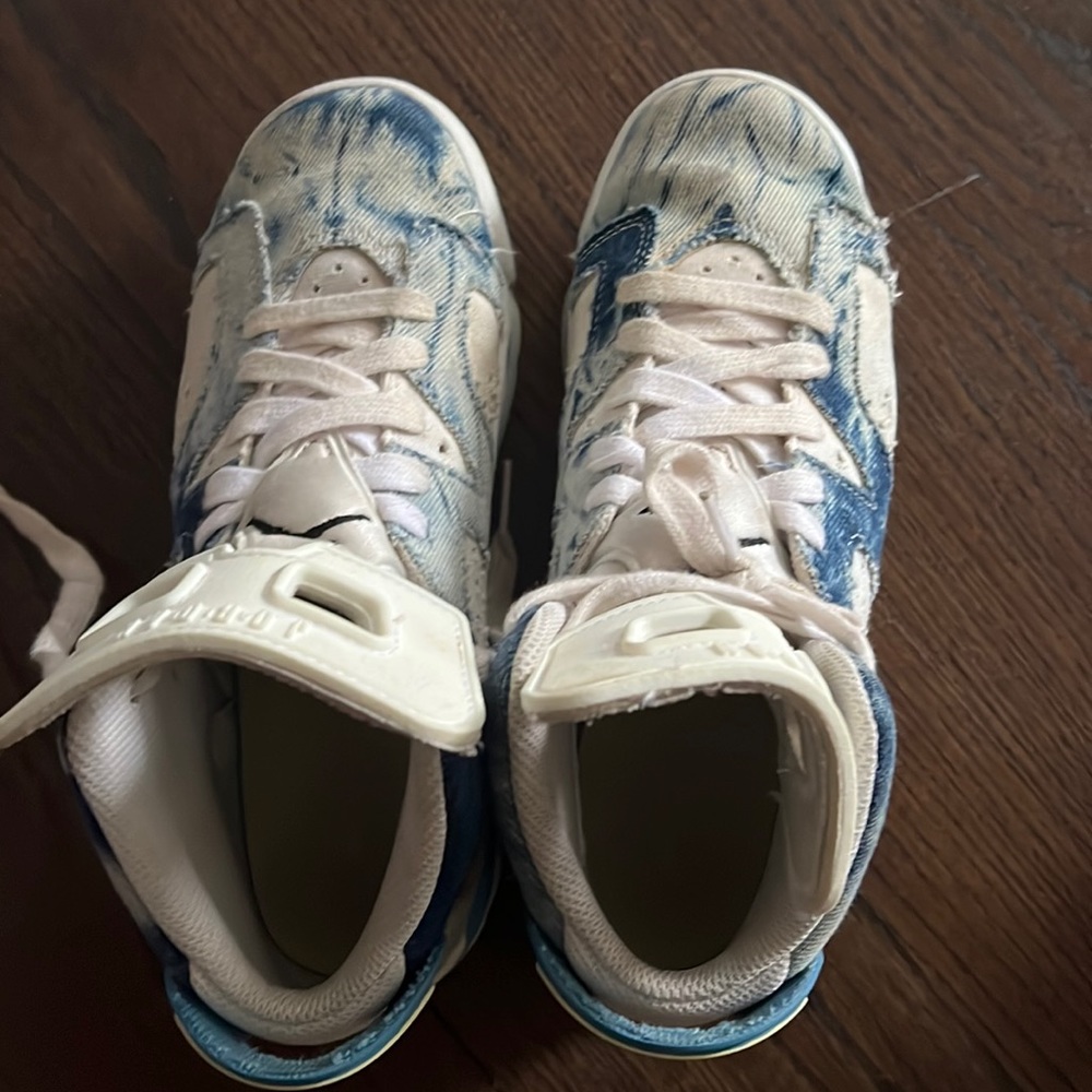 COPY - Jordan’s size 4 boys